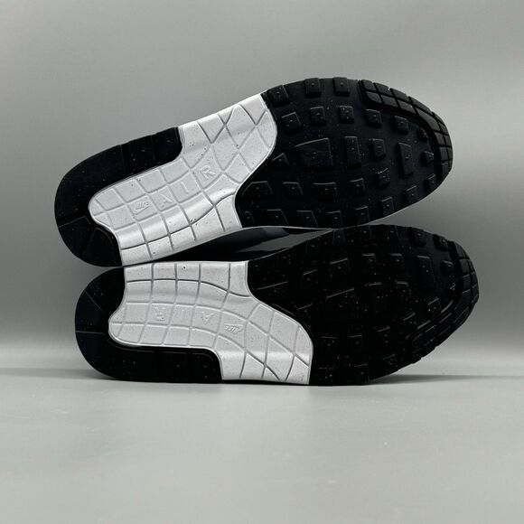 Nike Air Max 1 Football Grey Lilac Men’s Size 9 FD9082 001 Casual Lifestyle Shoe - Picture 8 of 9